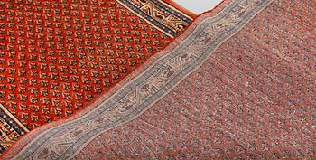 A Sarouk - Mir runner, ca 305 x 82 cm.