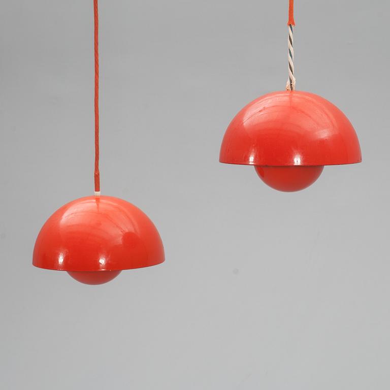 TAKARMATURER, ett par Flower Pot Verner Panton.