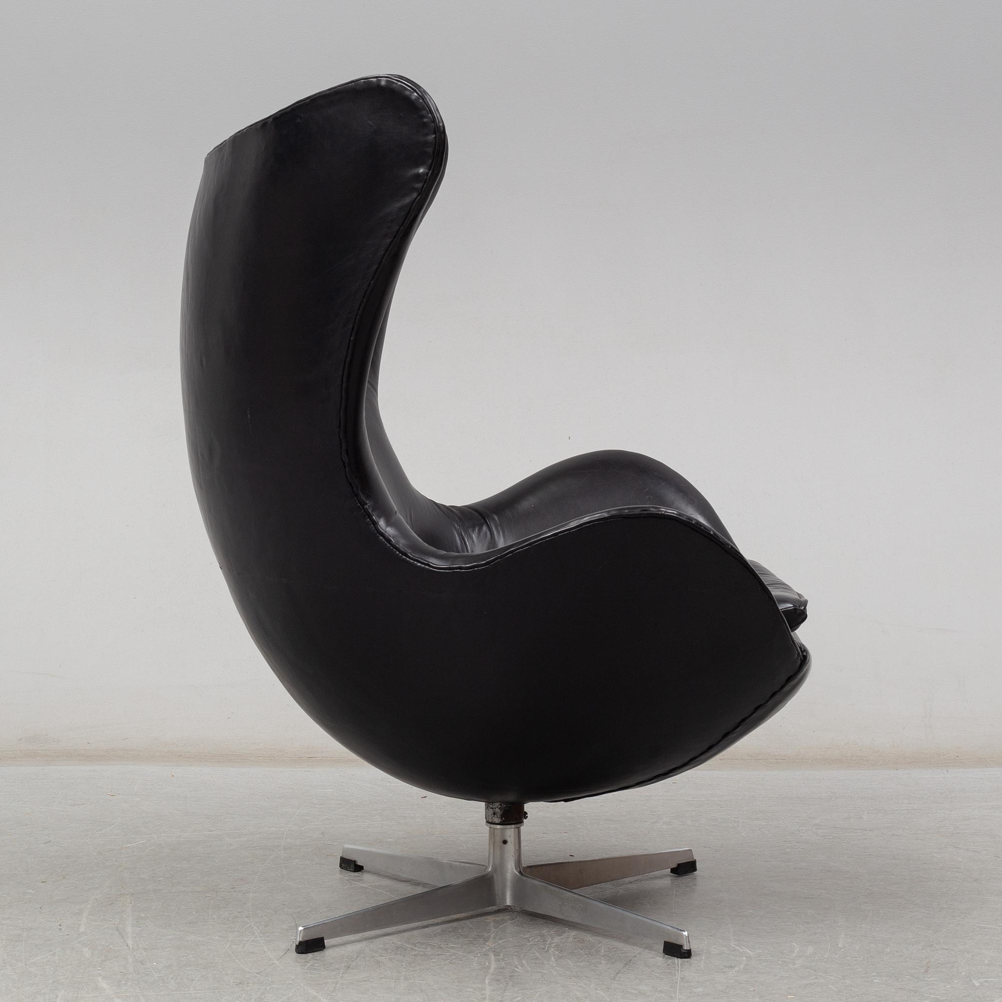 A 1960s arm chair "Egg chair" designed for Fritz Hansen, Denmark.