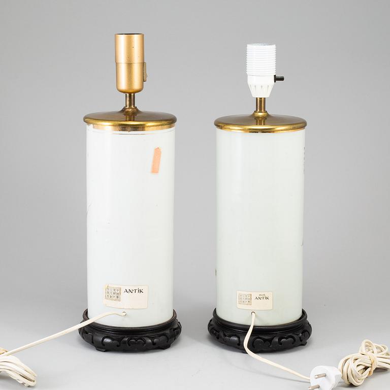 Two Chinese famille rose hat stands turned into table lamps, 20th century.