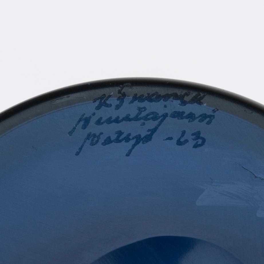 VAS, 2 st, glas, signerade "KF Nuutajärvi Notsjö -60" samt "K Franck Nuutajärvi Notsjö -63".