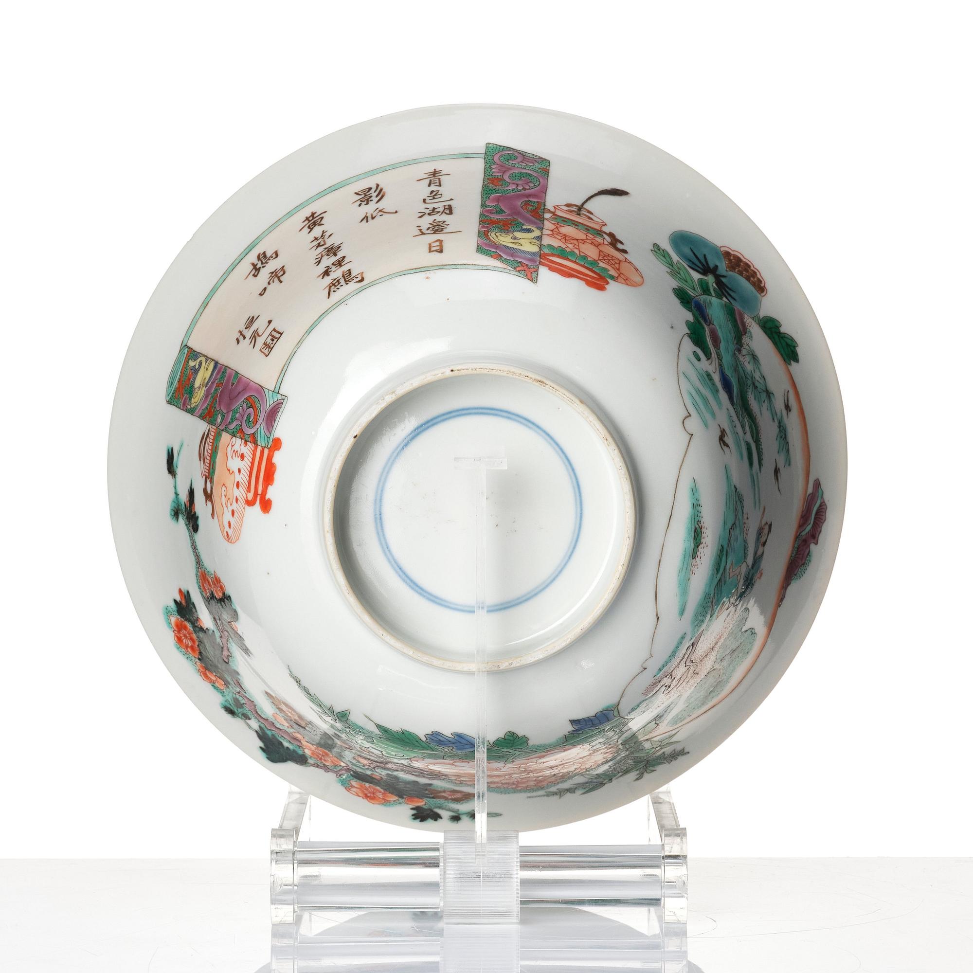 A famille verte porcelain bowl, Qing dynasty, 19th century.