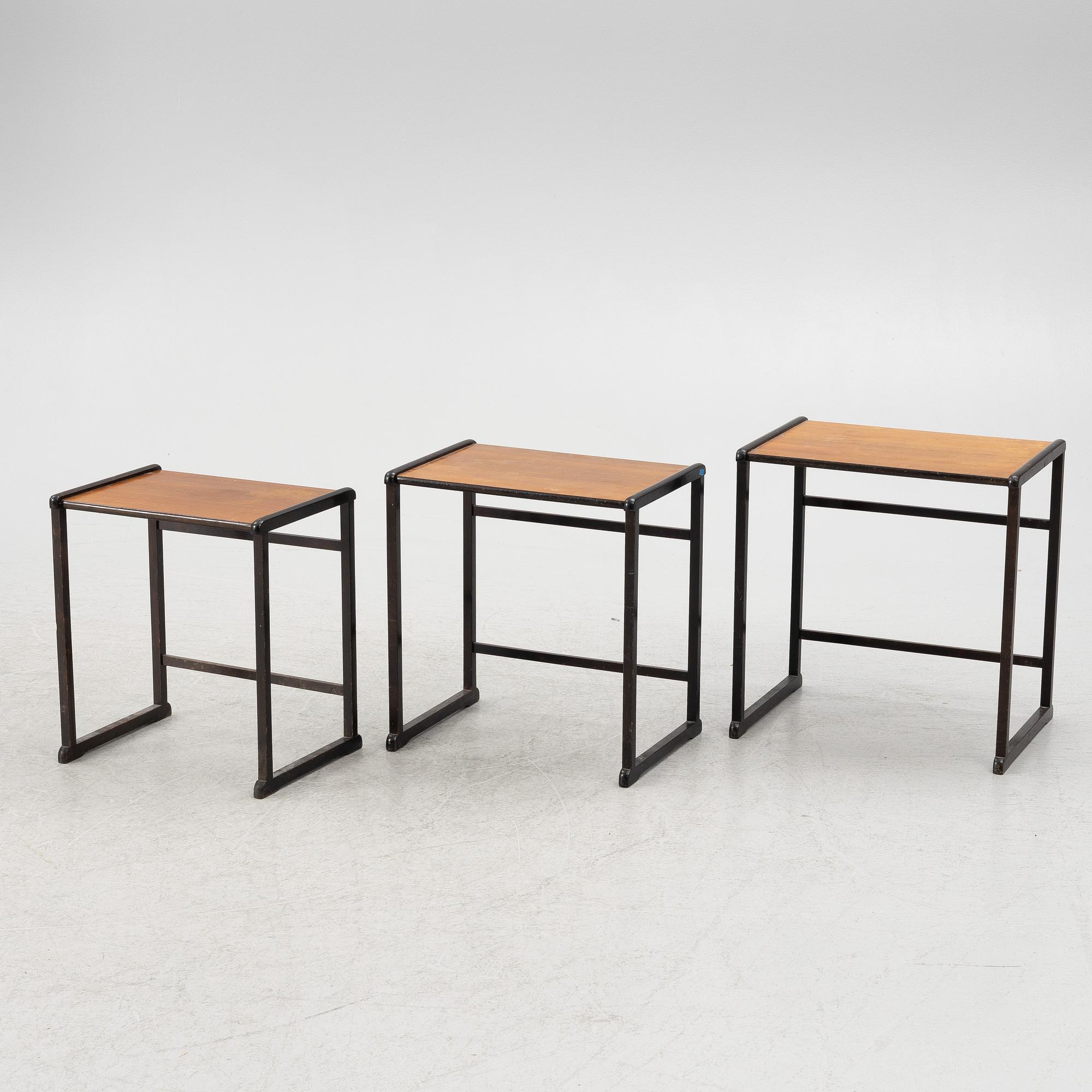 Tea table, 3 pieces, mid-20th century.