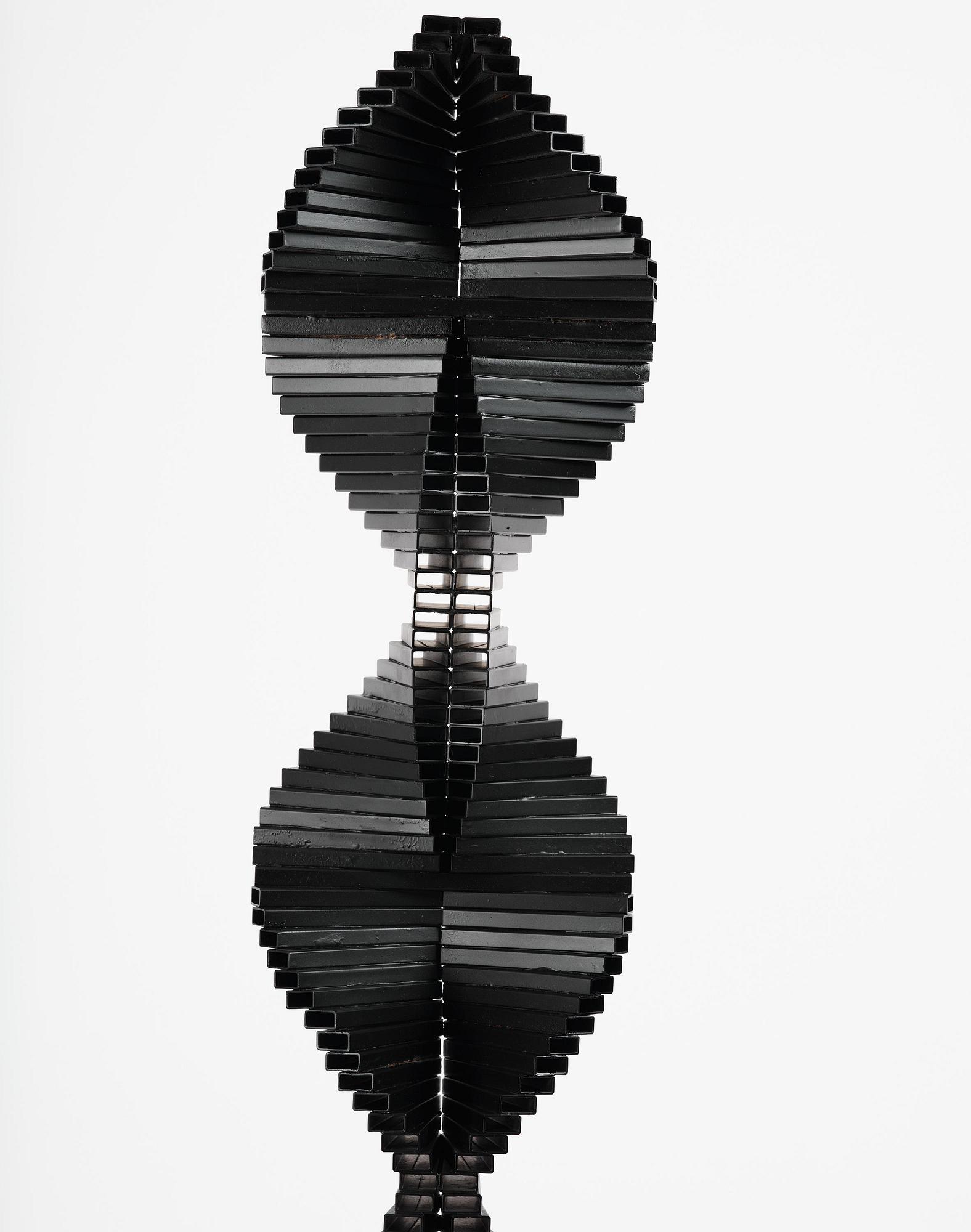 Arne Jones, "Yin-Yang kolonn".