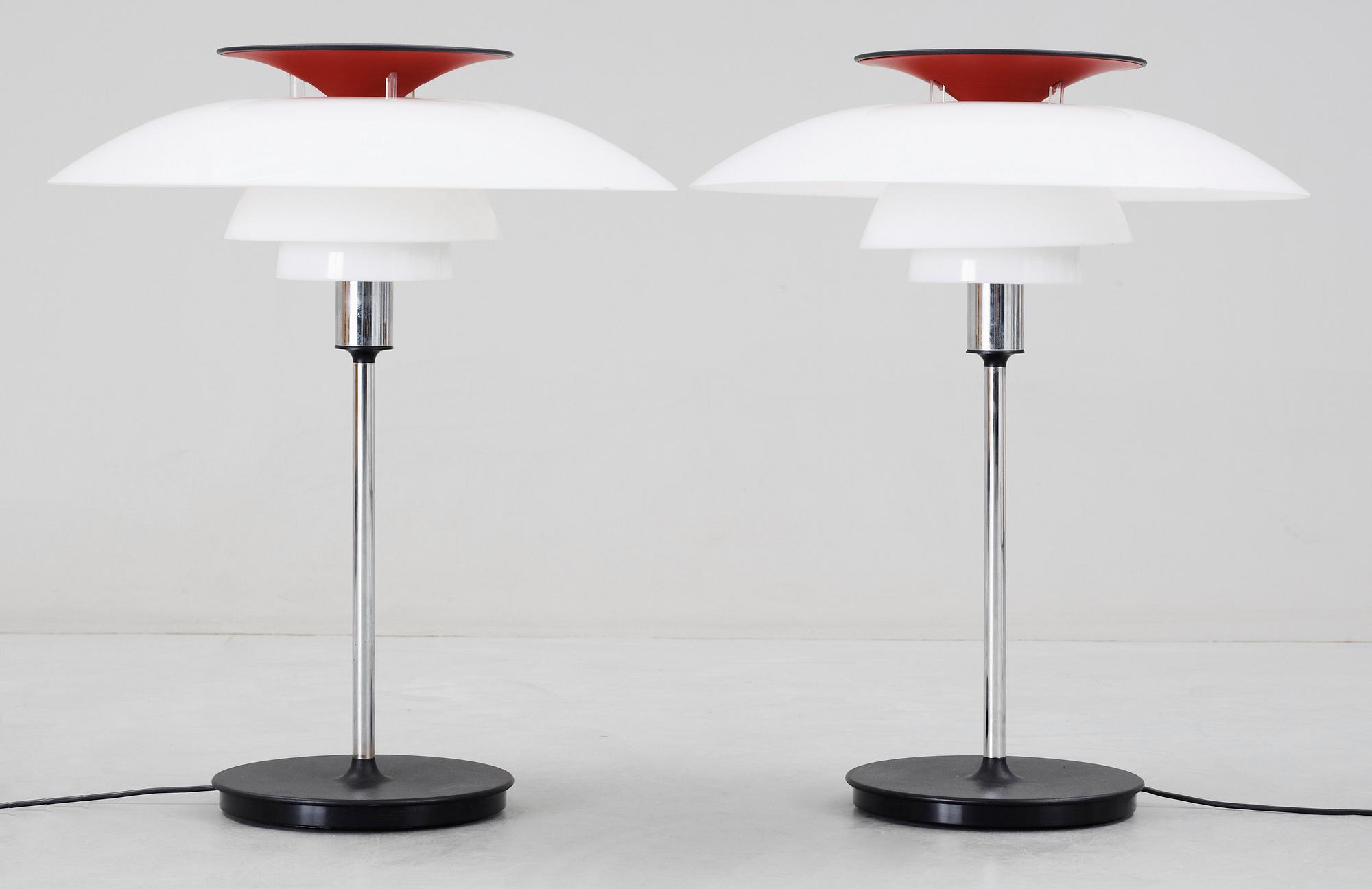 BORDSLAMPOR, ett par,  "PH-80", Poul Henningsen för Louis Poulsen, 1980-tal.