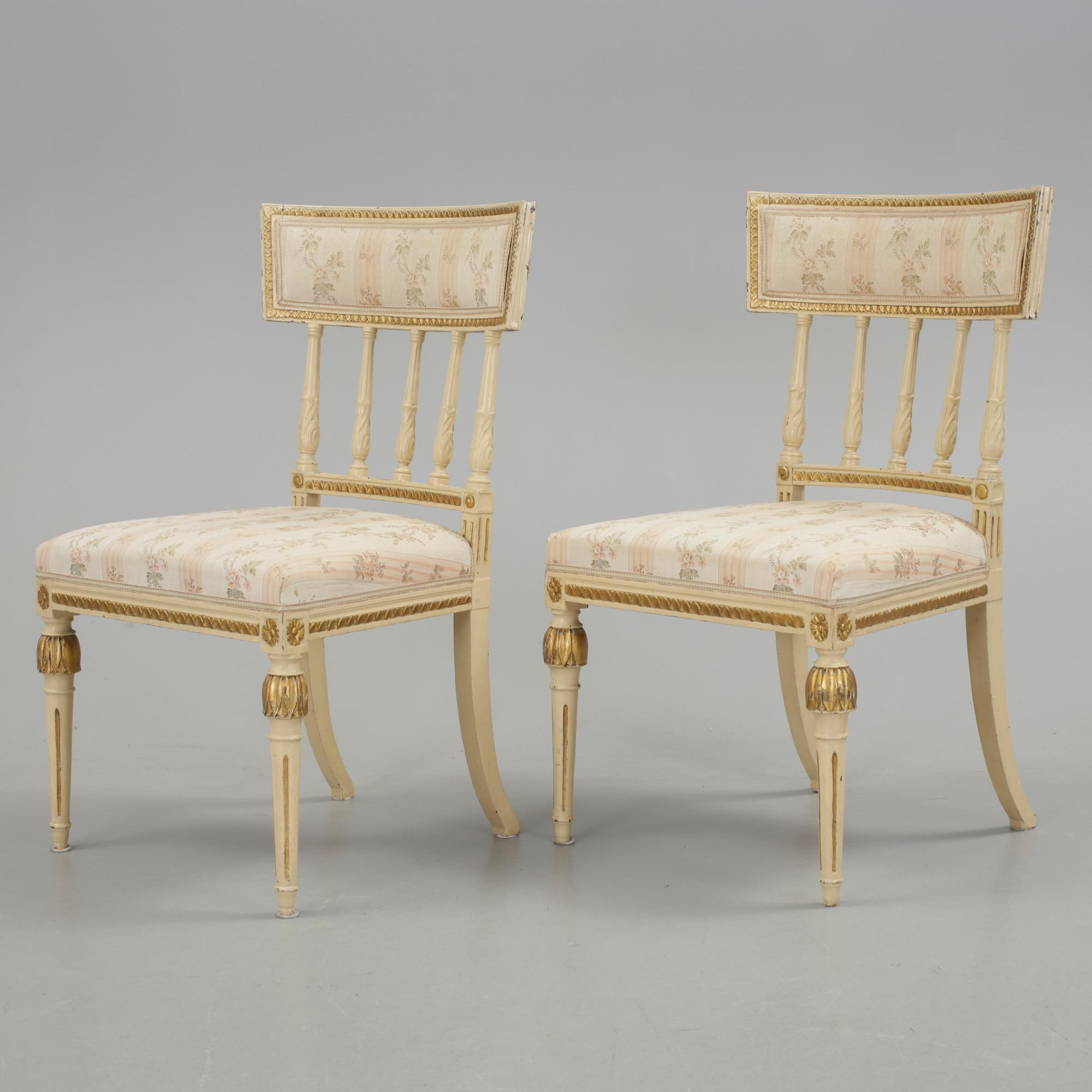 STOLAR, ett par, sengustavianska, omkring år 1800.