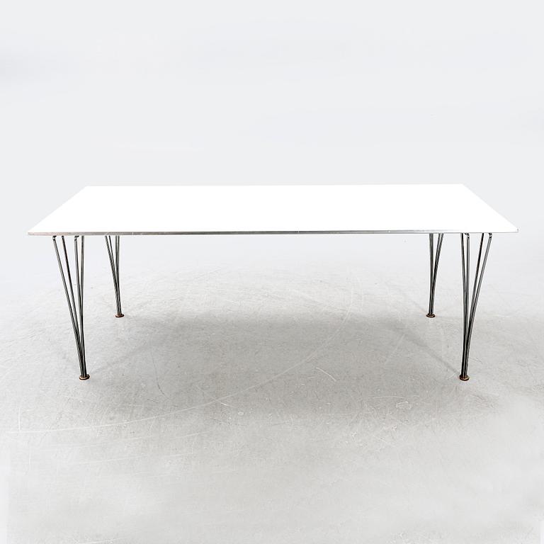 Bruno Mathsson & Piet Hein, bord för Fritz Hansen, 1986.