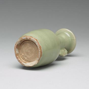A mallet shaped celadon glazed vase, Yuan/Ming dynasty.