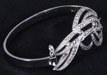 ARMBAND, silver, 19 gram. Importstämpel.