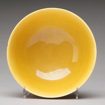 A yellow glazed bowl, Qing dynasty with Daoguang mark.