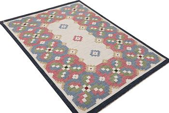 Erik Lundberg, a flat weave carpet, Vävaregården, Eringsboda, Sweden, c. 249 x 172 cm.