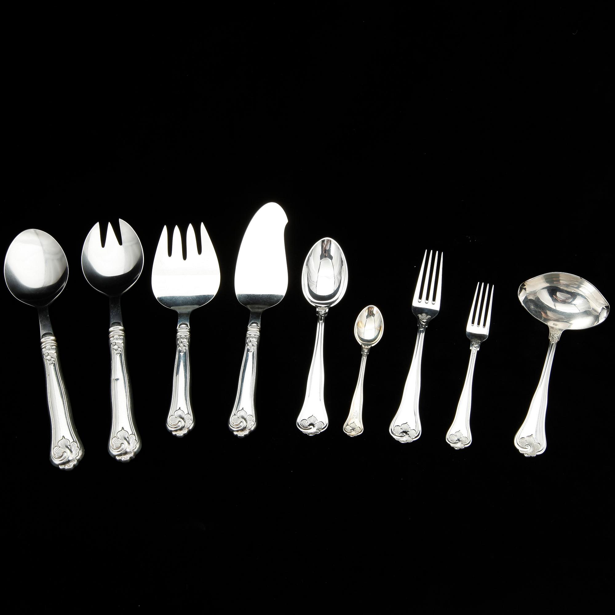 BESTICKPARTI, ca 95 delar, silver, mest Sverige och 1900-tal. Tot ca 3000 gram.