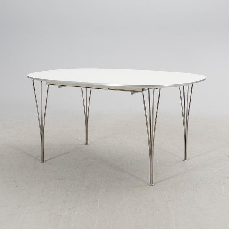 Bruno Mathsson & Piet Hein matbord "Superelips" för Fritz Hansen.