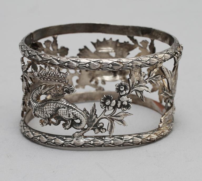 SERVETTRING, försilvrad koppar, Frankrike, 1800-talets andra hälft.