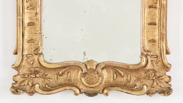 A ROCOCO STYLE MIRROR, 19TH CENTURY.