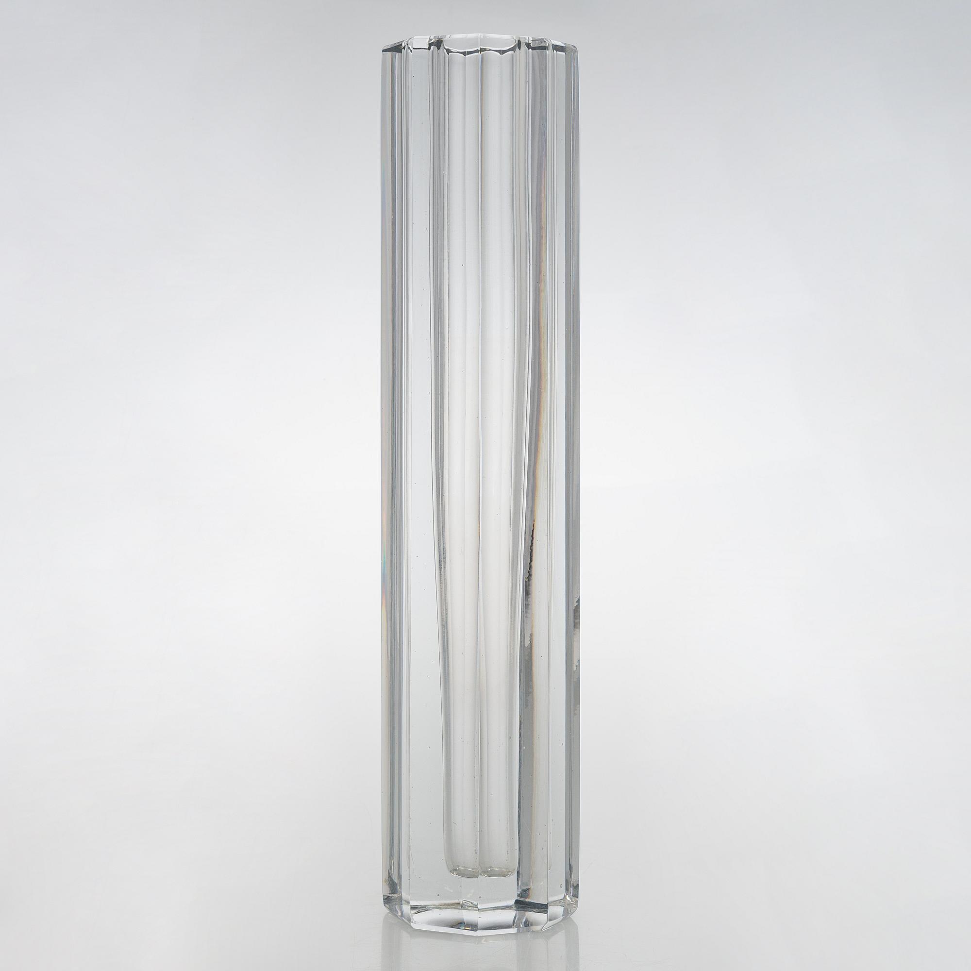 Aimo Okkolin, vase / art glass, signed Aimo Okkolin Riihimäen Lasi Oy.