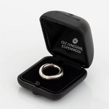 Ole Lynggaard "love ring" with brilliant-cut diamonds.