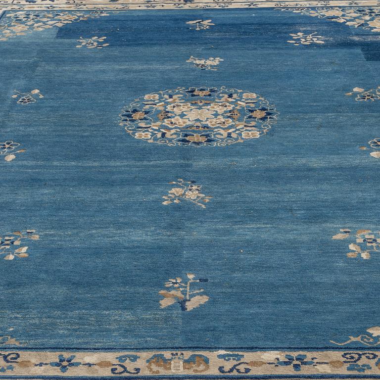 Matto, an antique Beijing, China, late Qing dynasty, ca 353,5-359 x 275-282 cm.