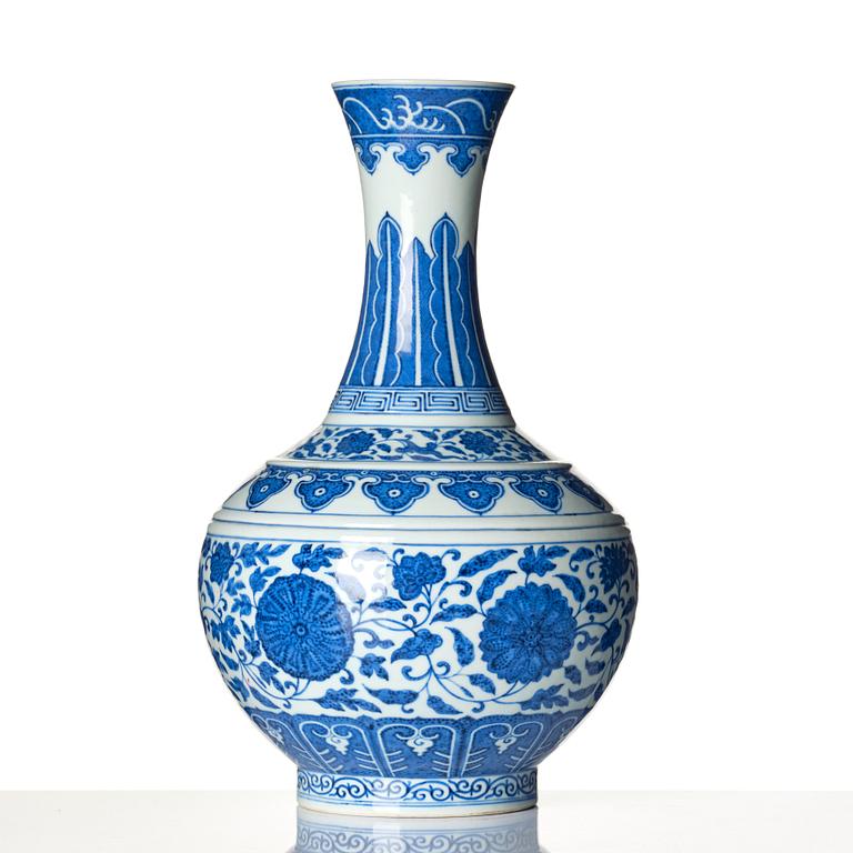 A blue and white Ming-style bottle vase, Qing dynasty, Guangxu mark and of the period (1871-1908).