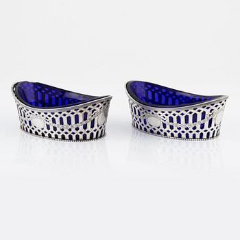 A pair of silver bowls with glass inserts, Peter Hertz, Copenhagen, Denmark, 1910.