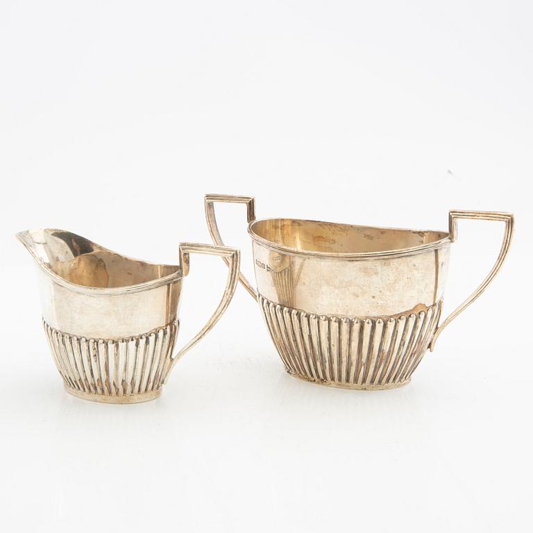 Tea service, 3 pieces, silver, Walker & Hall, Sheffield, 1904.