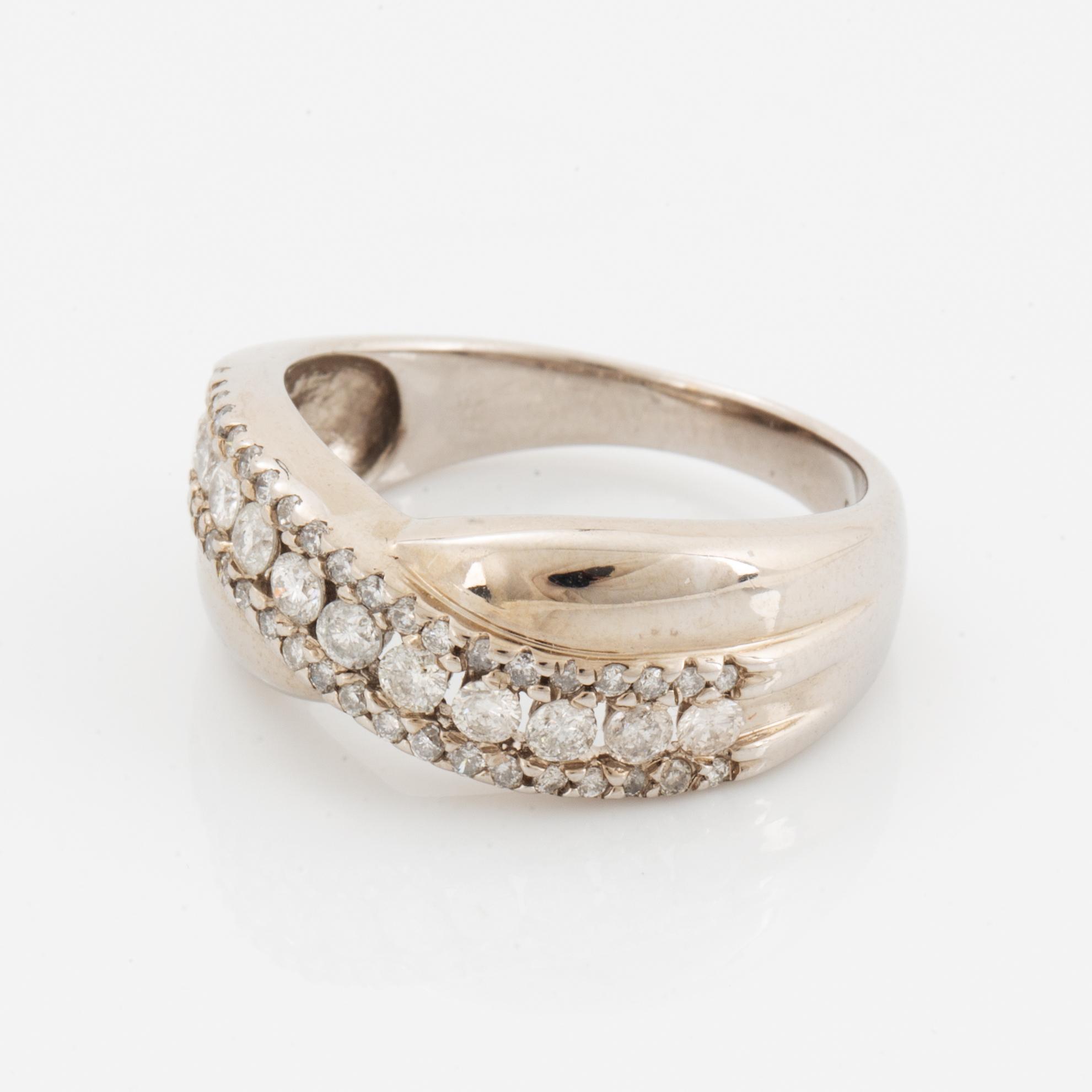 Brilliant-cut diamond ring.