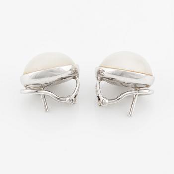 Earrings, 18K white gold with mabé pearls.