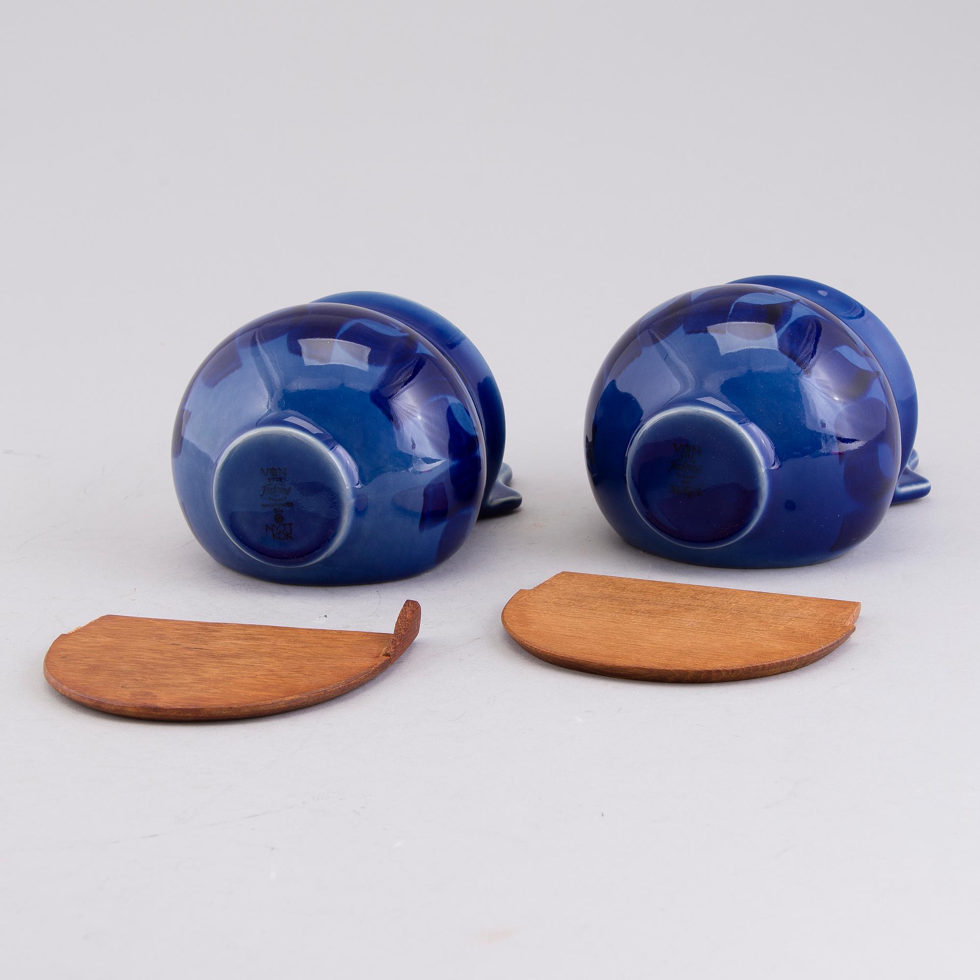 MARIANNE WESTMAN, Set of three stoneware jars by Rörstrand, second half of 20th Century.