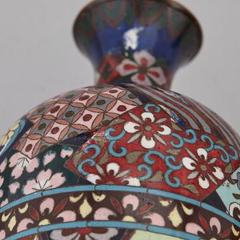 Two Japanese cloisonné vases, 20th century.