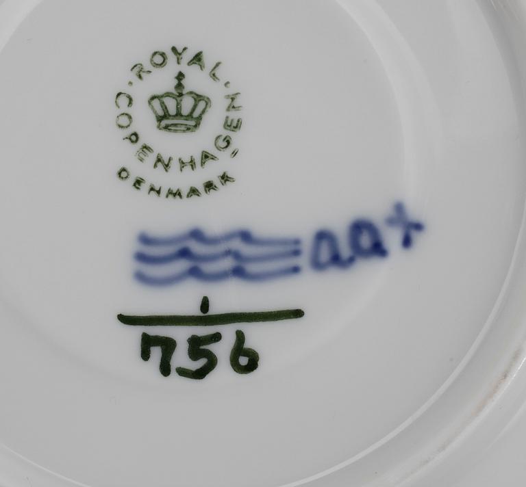 TE- SAMT KAFFESERVIS, 21 delar, porslin, "Musselmalet", Royal Copenhagen.