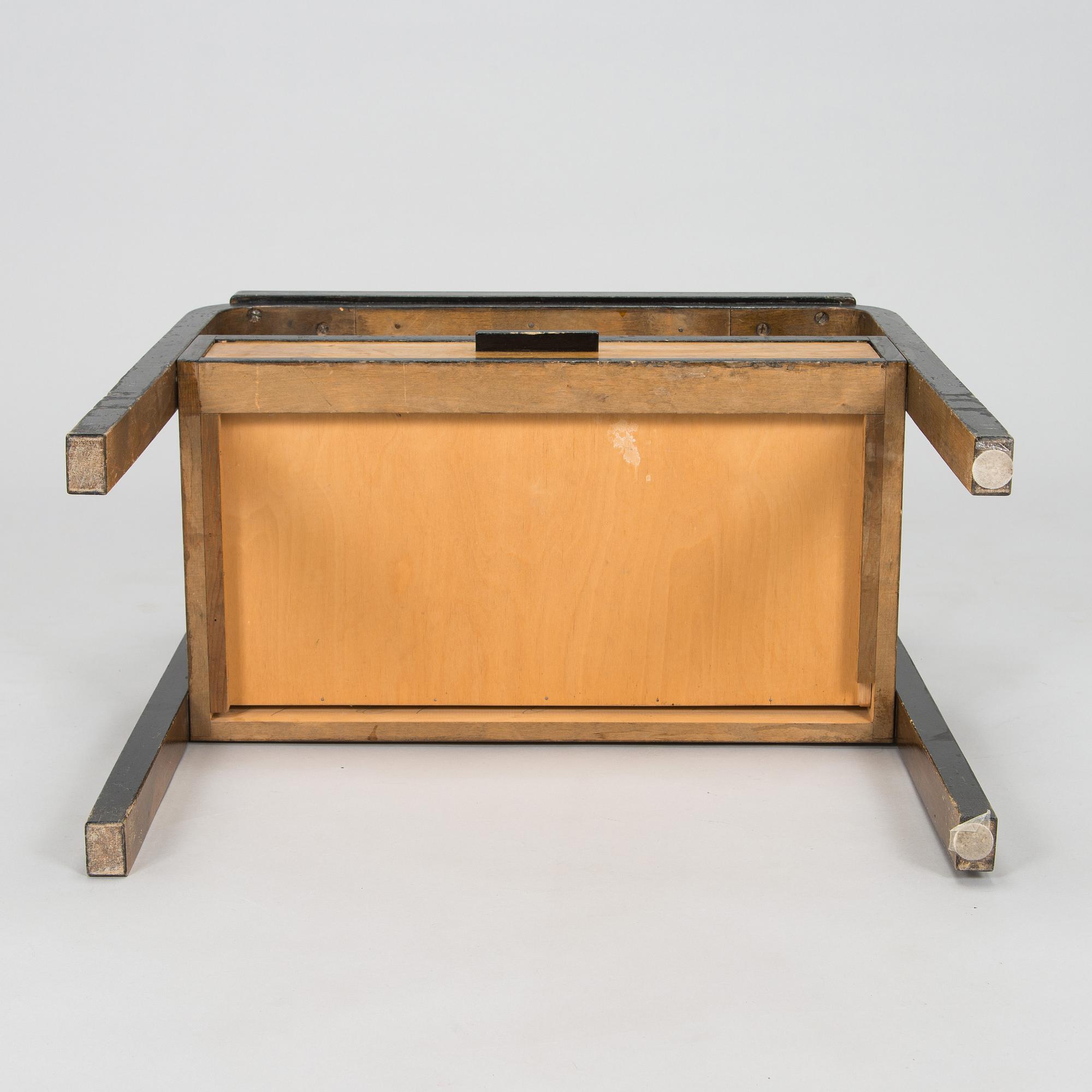 Alvar Aalto, sidobord, modell 87,  O.Y. Huonekalu- ja Rakennustyötehdas A.B. 1930/1940-tal.