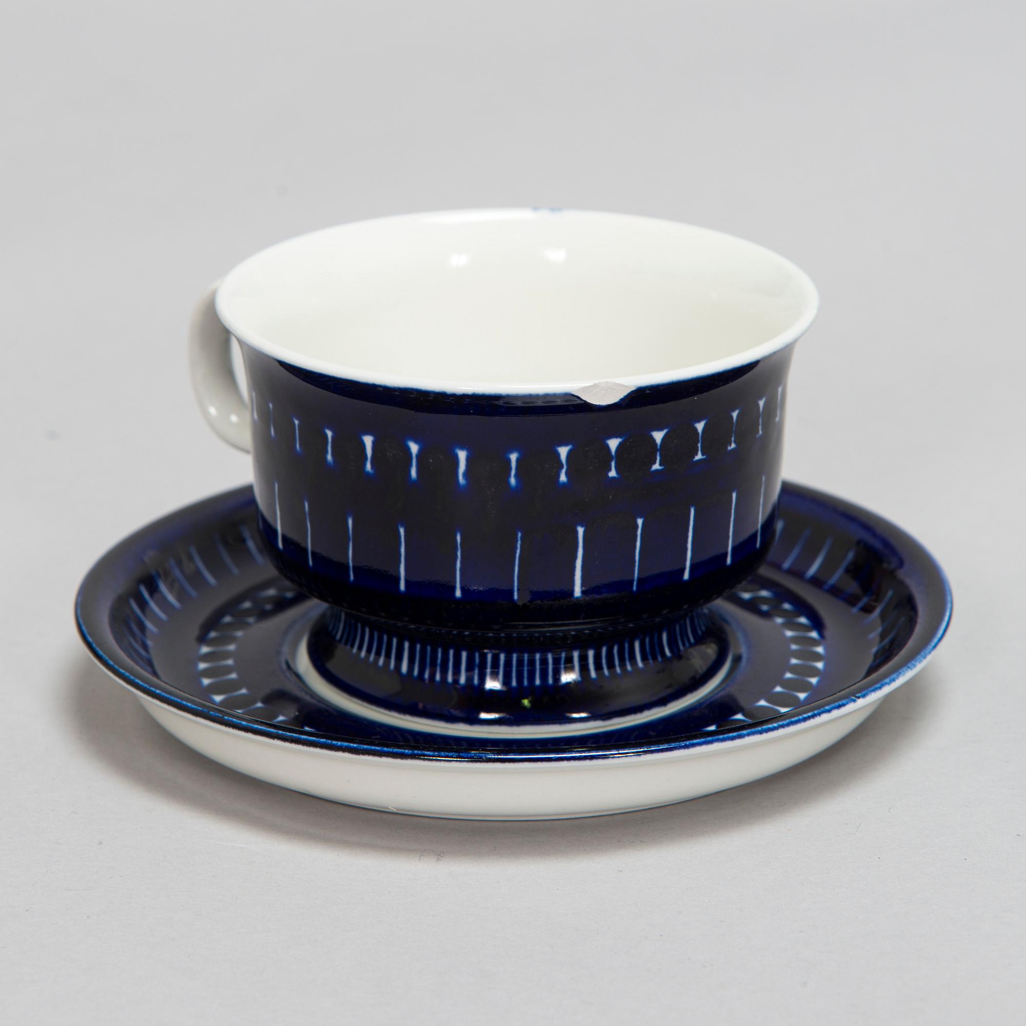 Ulla Procopé,  a 46-piece 'Valencia' porcelain dinnerware set for Arabia.