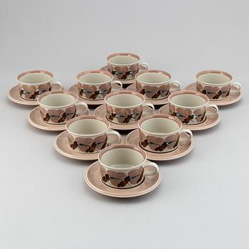 Ulla Procopé. A set of 11 tea cups and saucers, "koralli", Arabia.