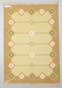MATTA, rölakan, monogram NT. 245 x 170 cm.