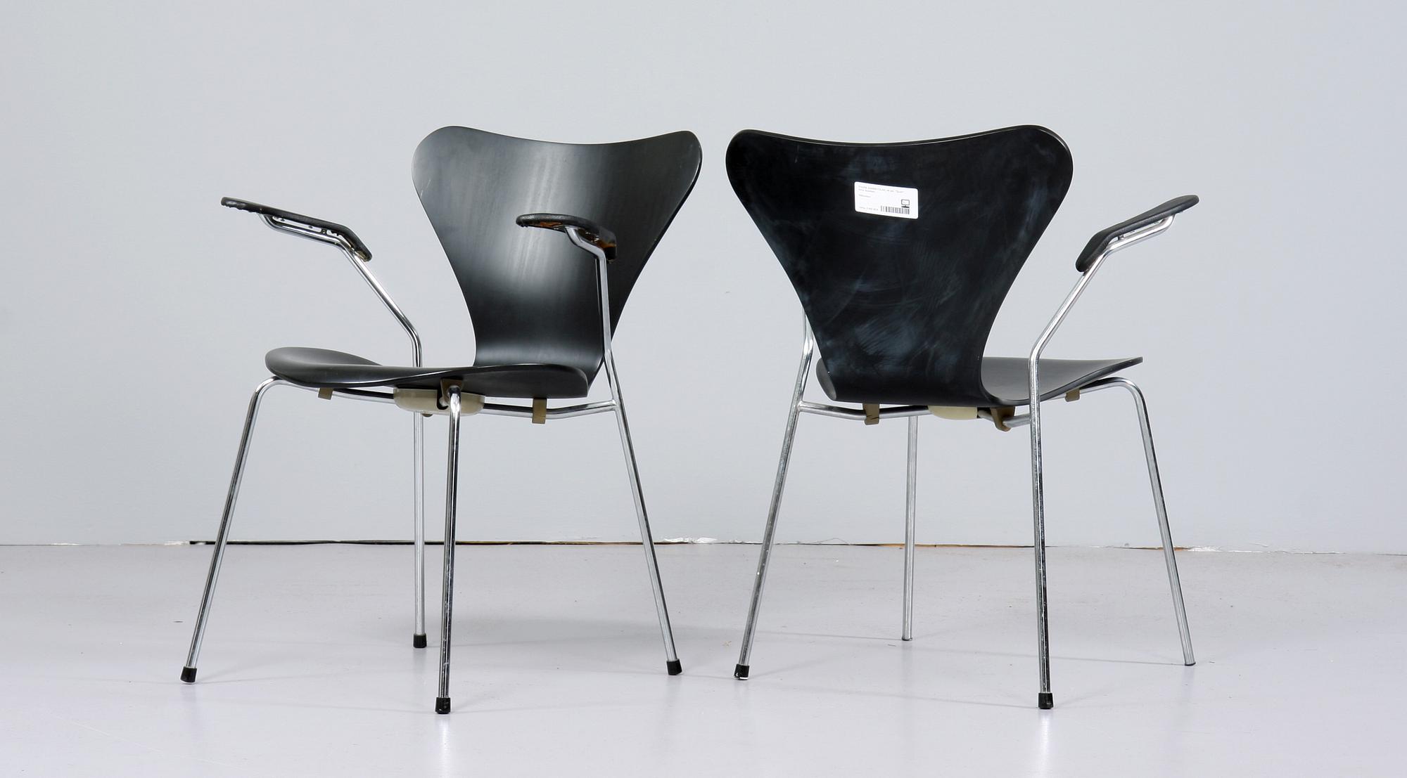 KARMSTOLAR, ett par, "Sjuan", Arne Jacobsen, Fritz Hansen, 1980.