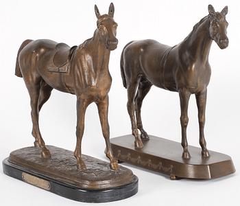 FIGURINER, 2 st, metall, 1900-talets första hälft.