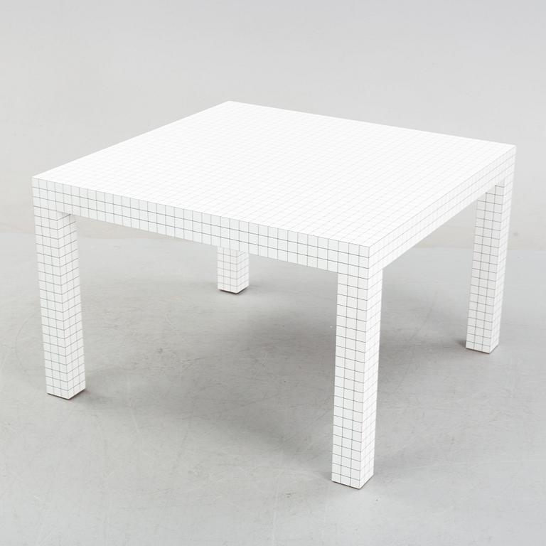 A model 2600 'Quadrema' table by Superstudio for Zenotta, designed in 1970.