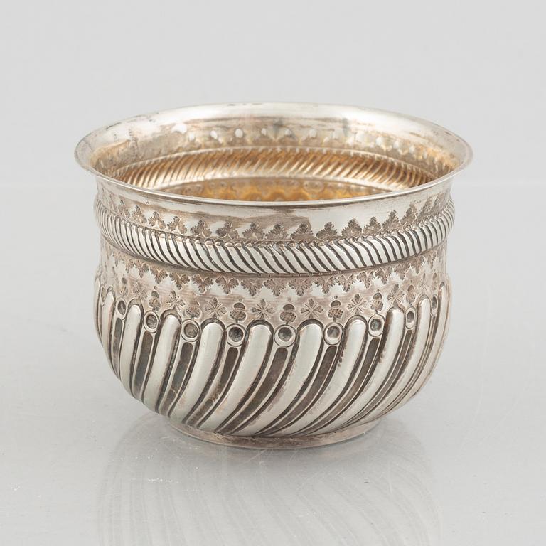 Bowl and cream jug, silver, London, England 18-19th Century.