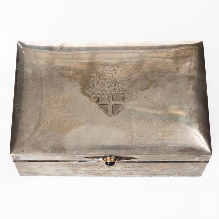 CG Hallberg, cigarrskrin, silver, Stockholm 1905.