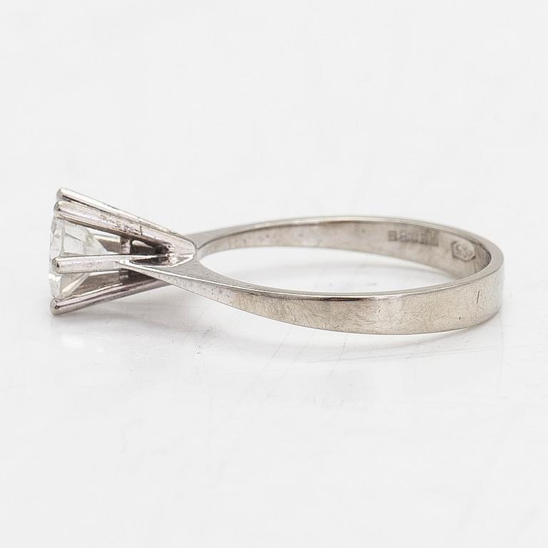Ring, solitär, 14K vitguld med briljantslipad diamant ca 0.75 ct. Stämplad Wempe.