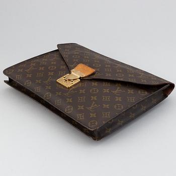 Louis Vuitton, 'Porte Documents Senateur'.