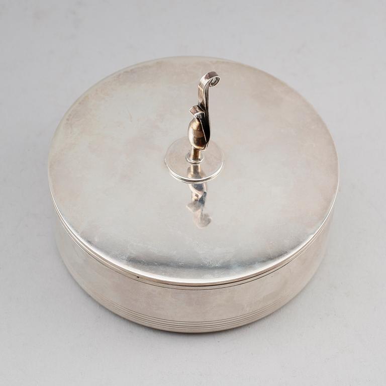 LOCKDOSA, silver, Tore Eldh, K&EC (K & E Carlson), Göteborg  1947. Vikt ca 167 gram.