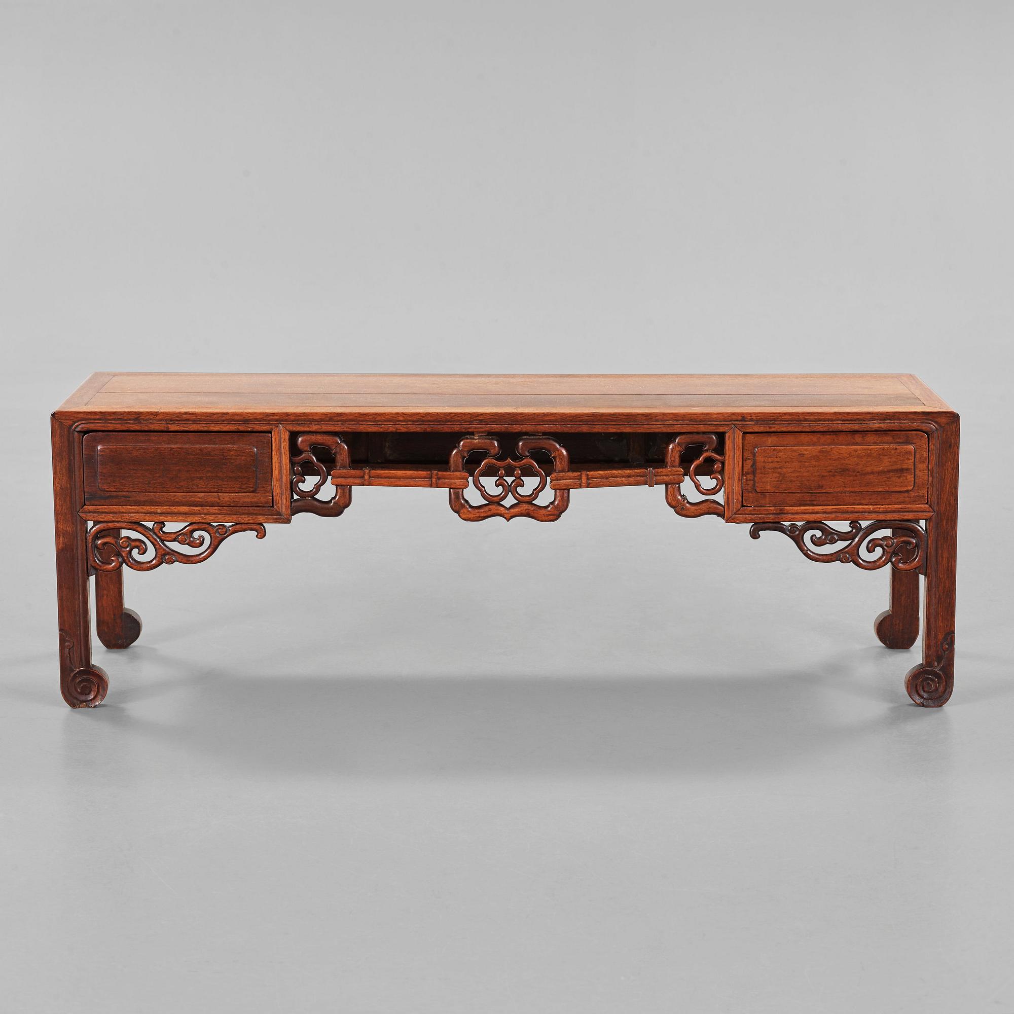 BORD, hardwood. Kina, tidigt 1900-tal.