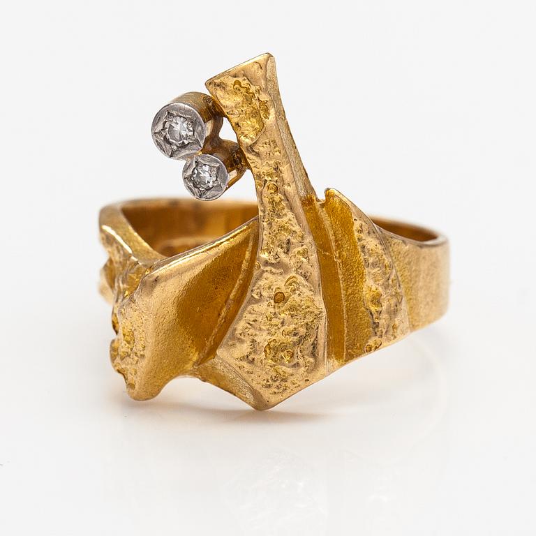 Björn Weckström, "Diamond twig", an 18K gold ring with dimaonds ca. 0.03 ct in total. Lapponia 1979.