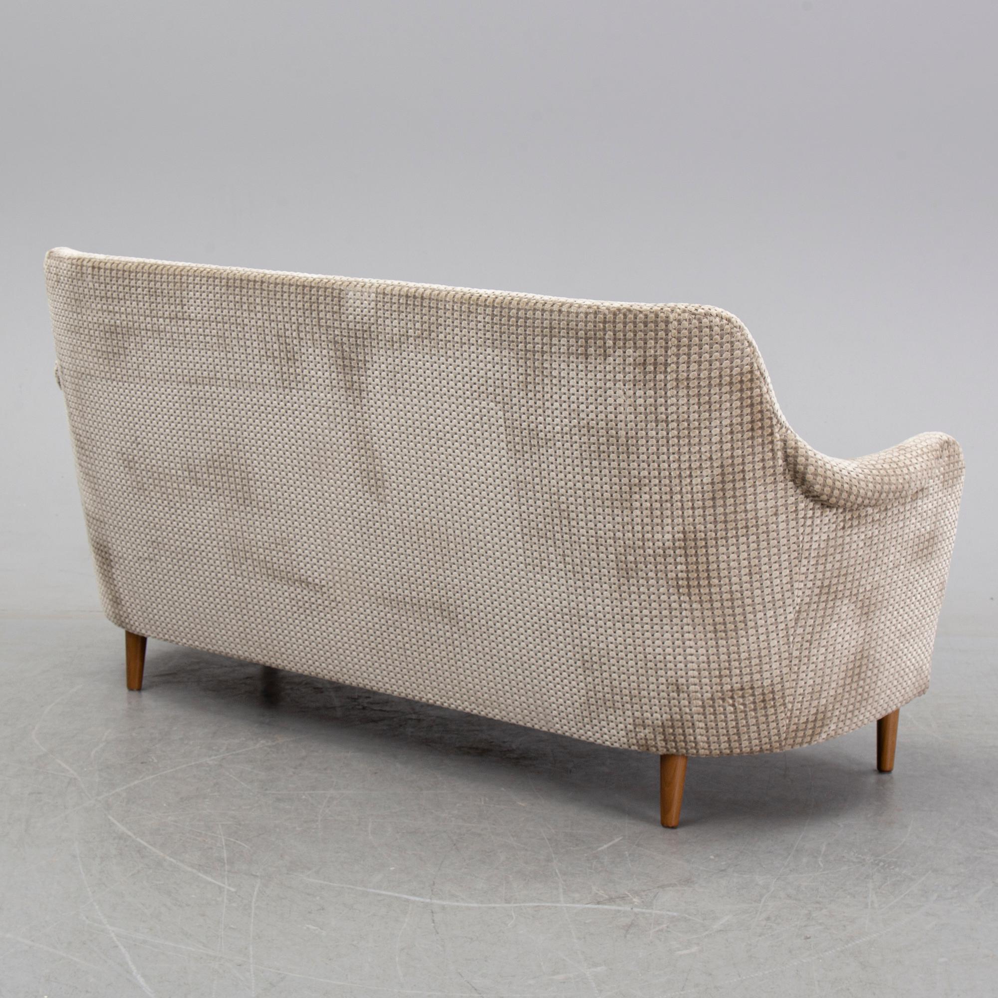 Carl Malmsten a 'Samsas' sofa, OH Sjögren, Tranås 1986.