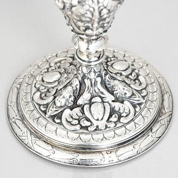 Kalk, delvis förgyllt silver, ostämplad. Renässans-stil. 1800-tal.