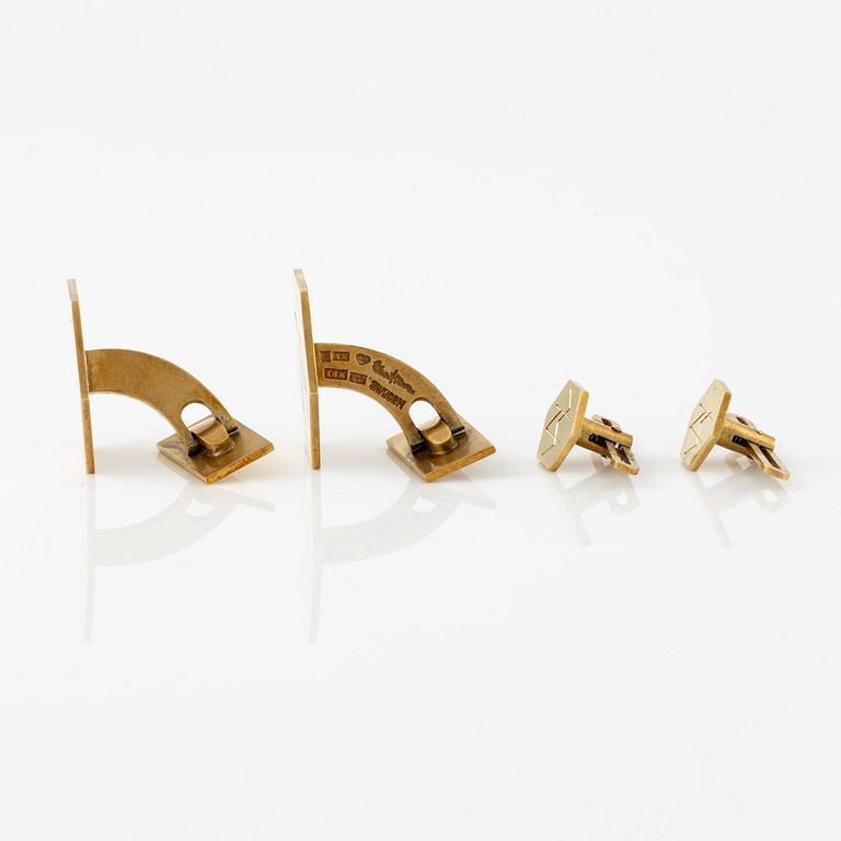 Wiwen Nilsson, a pair of cufflinks and a pair of shirt studs,  18K gold, Lund 1945.