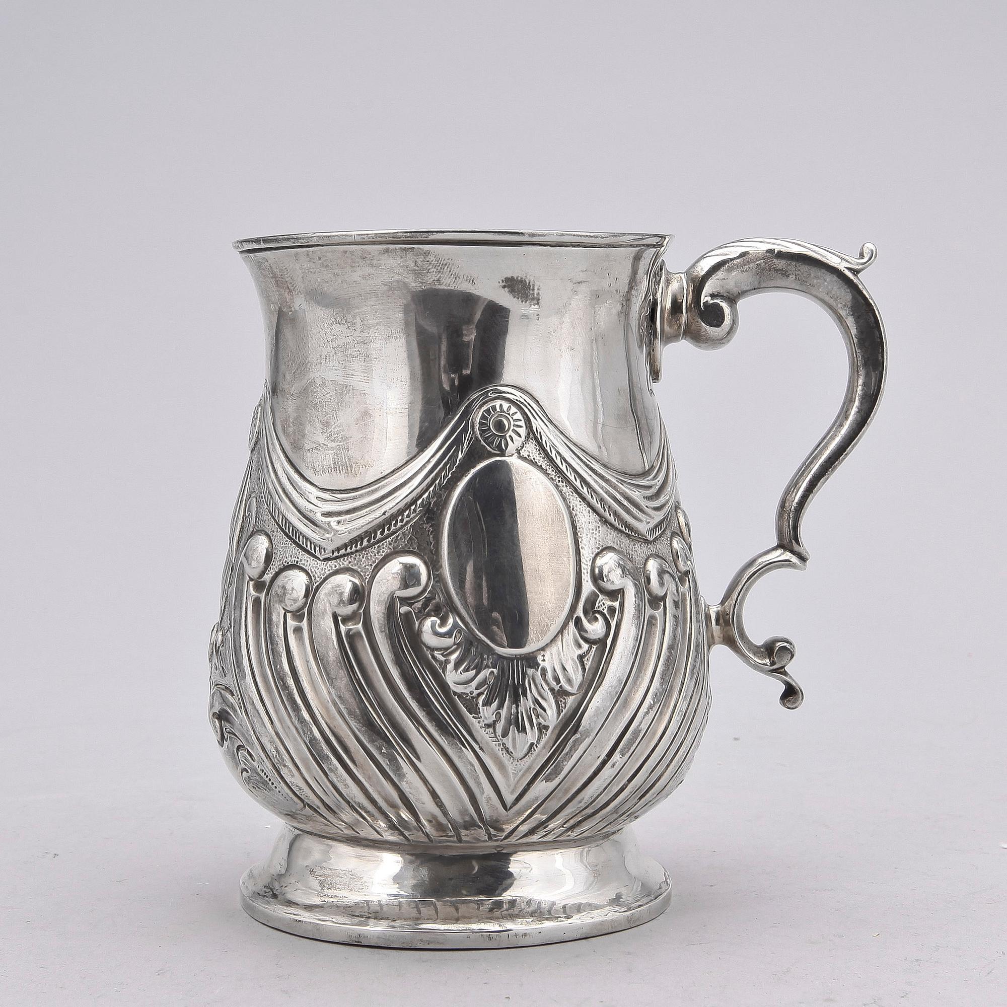 MUGG, silver, London 1783/84. Vikt ca 310 gram.