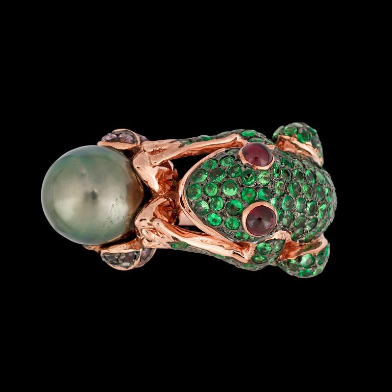 A cultured Tahiti pearl and tsavorite frog ring.