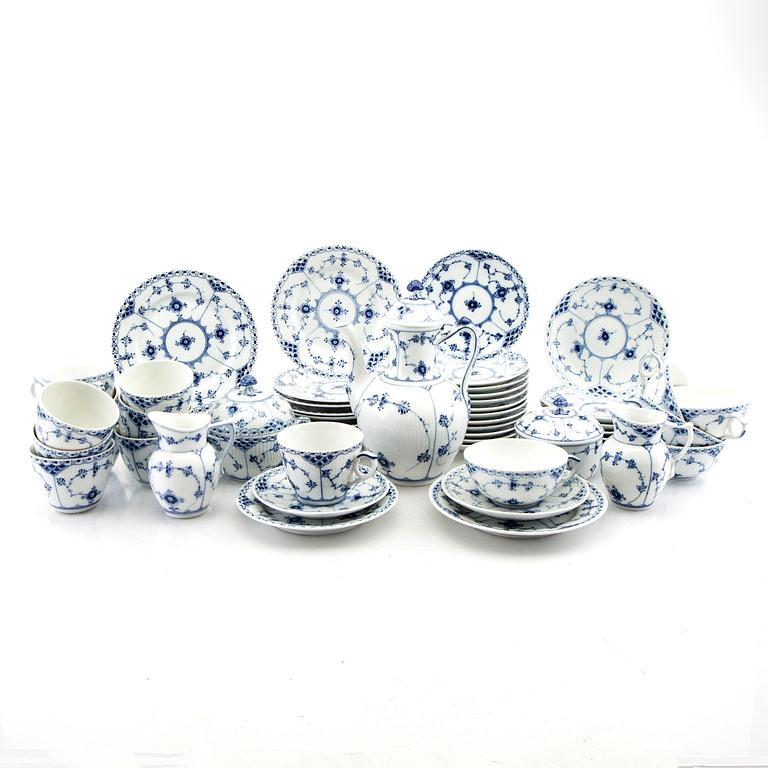 A 40 pcs Musselmalet porcelain service Royal Copenhagen.